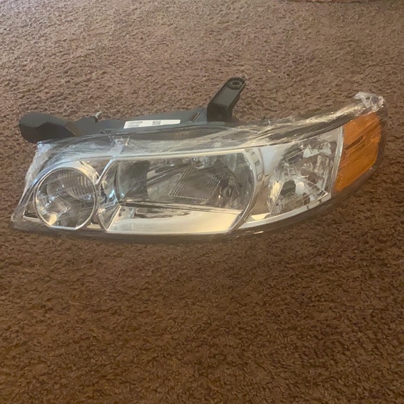 Headlights for a nissan altima 2000-2001 - Picture 4 of 6